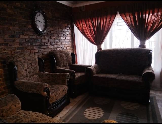 3 BEDROOM HOUSE FOR SALE IN SEBOKENG ZONE 13